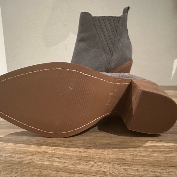 Marc Fisher booties - Picture 5 of 9